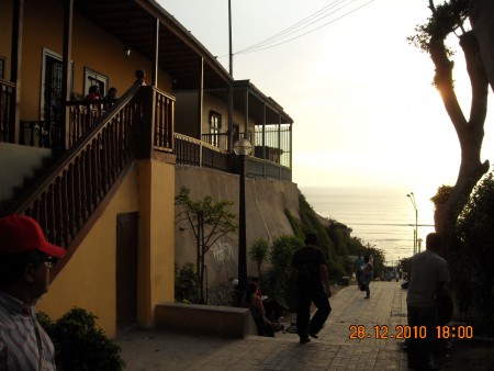 Bajada a las playas de Barranco